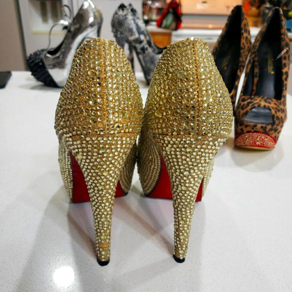Heels - Picture 2 of 3